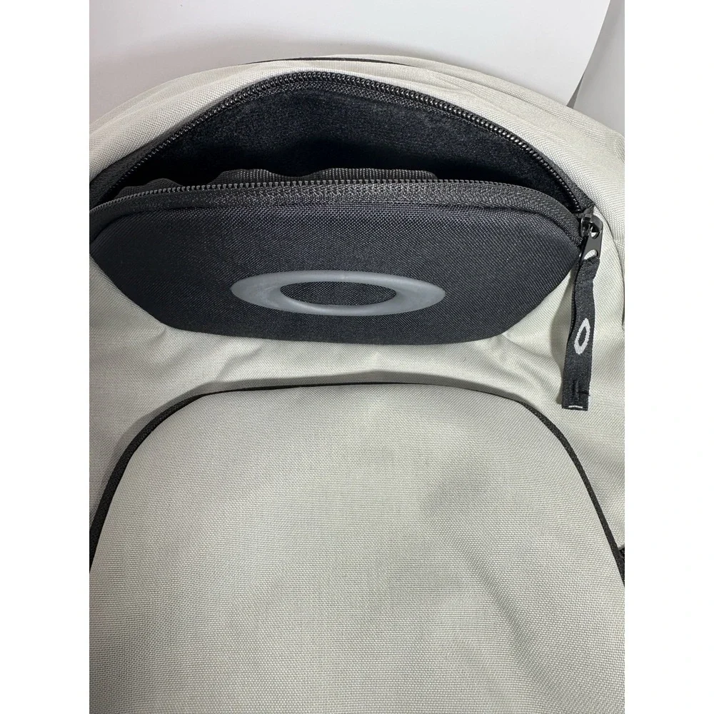 Oakley Gearbox 5 Speed 24L Backpack Stone Gray/Black NWT